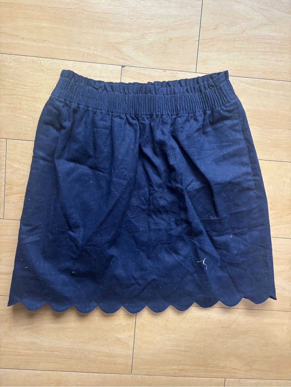 NWT J.Crew Navy Scalloped Hem Elastic Waist Sidewalk Skirt size 2 - Picture 1 of 2